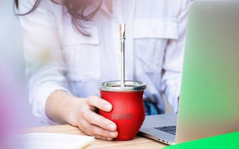 La yerba mate taragui es una de las mejores bebidas para trabajar