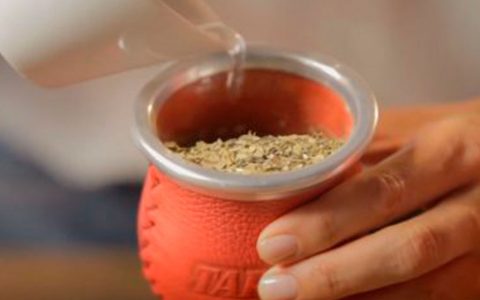 servir yerba mate taragui a temperatura