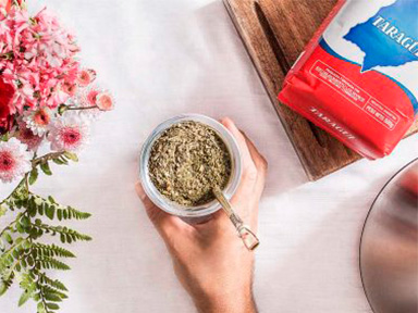 Tomar, beber o cebar Yerba Mate Taragui en el desayuno