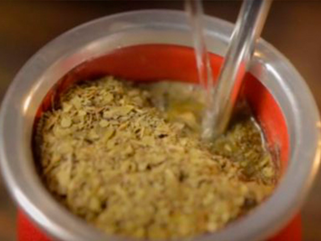 Valores nutricionales tomando yerba mate taragui